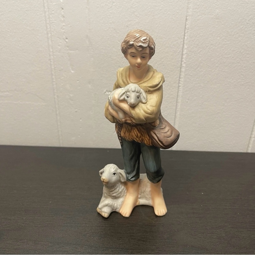 Kirkland Signature 13 piece Porcelain Nativity Set - Christmas  - Complete - Picture 4 of 16